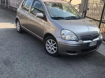 Usata Toyota Yaris 65 CV (47 kW) 2004 Berlina