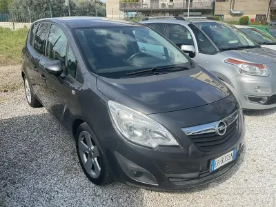 Occasion Opel Meriva 101 PK (74 kW) 2011 Grijs MPV