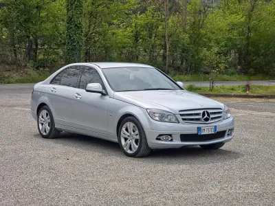 Usata Mercedes E320 Avantgarde 224 CV (164 kW) 2008 Grigio Berlina