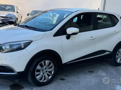 Usata Renault Captur 90 CV (66 kW) 2014 Beige SUV