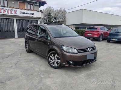 Usata VW Touran 105 CV (77 kW) 2012 Marrone Monovolume