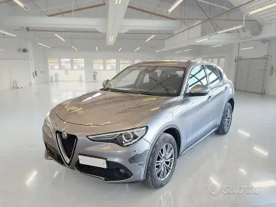 Usata Alfa Romeo Stelvio Business 179 CV (131 kW) 2018 Grigio SUV