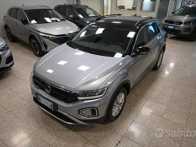 Usata VW T-Roc Life 116 CV (85 kW) 2025 Grigio SUV