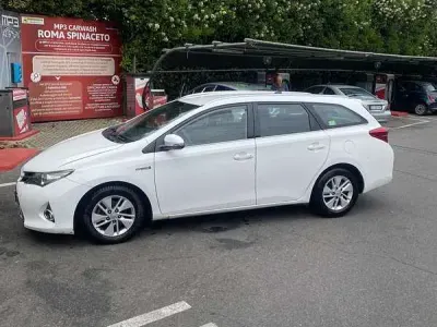 Gebraucht Toyota Auris Hybrid Active 99 PS (72 kW) 2015 Weiß Kombi