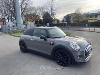 Usata Mini ONE 102 CV (75 kW) 2016 Grigio Utilitaria