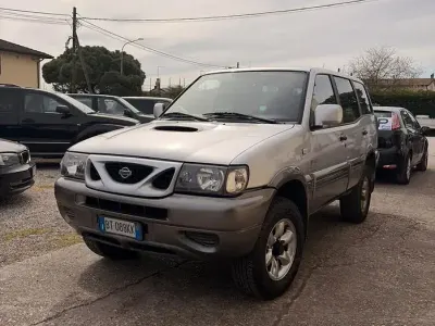 Usata Nissan Terrano 125 CV (91 kW) 2001 Grigio SUV