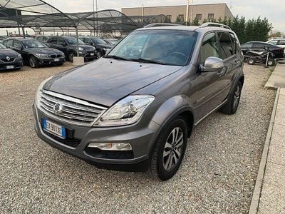 Usata SsangYong Rexton 155 CV (114 kW) 2015 Grigio scuro SUV