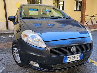 Grigio Usata 2011 Fiat Punto Utilitaria | 4000 € (Buon prezzo)