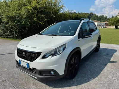 Usata Peugeot 2008 GT-line 110 CV (80 kW) 2016 Bianco SUV