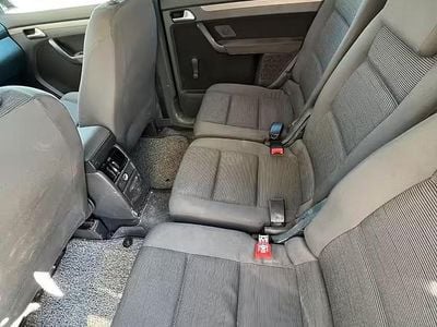 Begagnad VW Touran 105 HK (77 kW) 2008 Minibuss