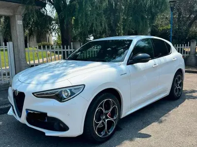 Usata Alfa Romeo Stelvio Veloce 209 CV (153 kW) 2022 Bianco SUV