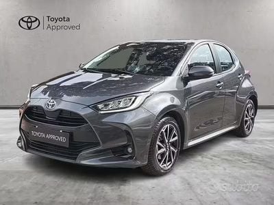 Usata Toyota Yaris Hybrid Trend 116 CV (85 kW) 2022 Grigio Berlina