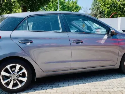 Usata Hyundai i20 90 CV (66 kW) 2015 Grigio Berlina