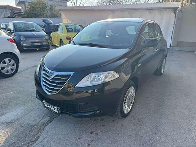 Usata Lancia Ypsilon Platinum 69 CV (50 kW) 2013 Nero Utilitaria