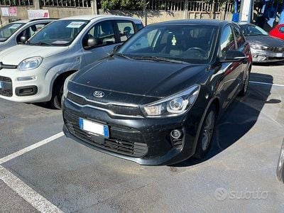 Käytetty Kia Rio 90 HP (66 kW) 2017 Musta Sedan