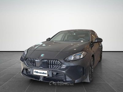 Nuova BMW 120 150 CV (110 kW) 2025 Black sapphire metallizzato Utilitaria