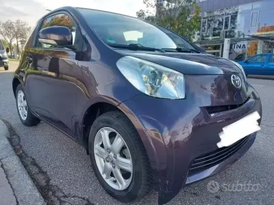 Usata Toyota iQ 68 CV (50 kW) 2010 Viola Utilitaria
