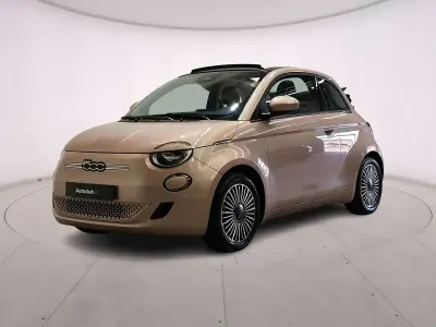 Usata Fiat 500e 42 kW (58 CV) 2024 Rosa Cabrio