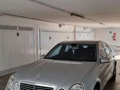Usata Mercedes E220 Avantgarde 150 CV (110 kW) 2005 Berlina