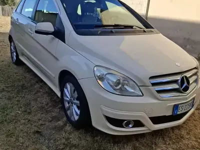 Usata Mercedes B180 109 CV (80 kW) 2009 Monovolume