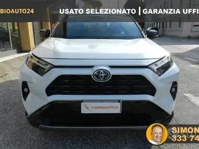 Usata Toyota RAV4 Hybrid Style 178 CV (130 kW) 2023 Bianco SUV