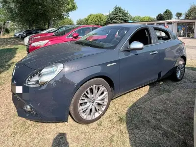 Usata Alfa Romeo Giulietta 120 CV (88 kW) 2017 Blu/azzurro Utilitaria