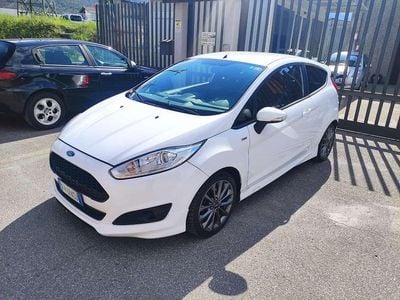 Usata Ford Fiesta ST-Line 95 CV (69 kW) 2017 Bianco Berlina