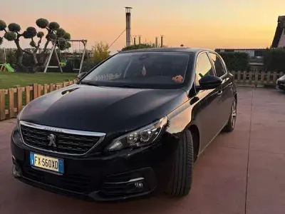 Usata Peugeot 308 Allure 131 CV (96 kW) 2019 Berlina