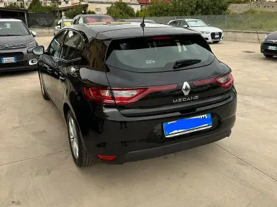 Usata Renault Mégane 116 CV (85 kW) 2018 Nero Berlina