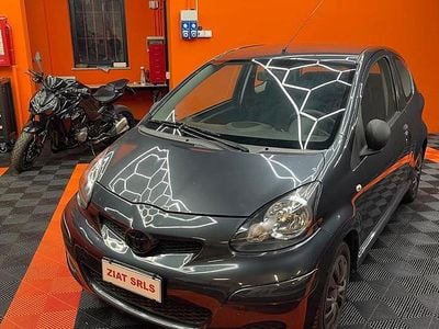 Usata Toyota Aygo 68 CV (50 kW) 2010 Grigio Utilitaria