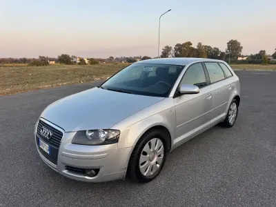 Usata Audi A3 Ambition 105 CV (77 kW) 2009 Argento Utilitaria