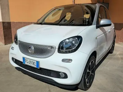 Usata Smart ForFour Passion 71 CV (52 kW) 2017 Bianco Utilitaria