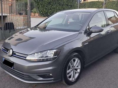 Usado VW Golf VII Highline 131 CV (96 kW) 2019 Gris Berlina