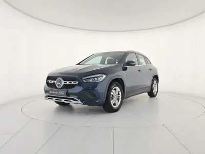 Usata Mercedes GLA200 150 CV (110 kW) 2023 Blu/azzurro SUV