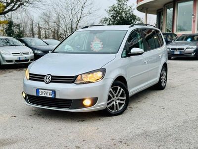 Usata VW Touran 105 CV (77 kW) 2011 Grigio Monovolume