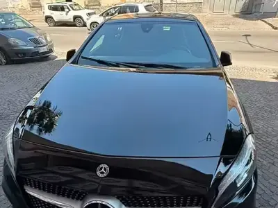 Usata Mercedes 180 Premium 109 CV (80 kW) 2017 Nero Berlina