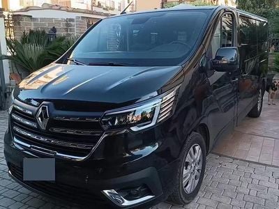 Begagnad Renault Trafic 150 HK (110 kW) 2023 Svart Minibuss