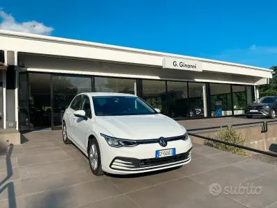 Usata VW Golf VIII Life 110 CV (80 kW) 2021 Bianco Berlina