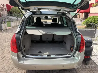 Käytetty Peugeot 308 SW 109 HP (80 kW) 2008 Harmaa Farmari