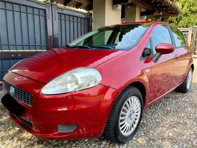 Usata Fiat Grande Punto Active 77 CV (56 kW) 2007 Rosso Utilitaria