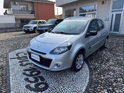 Usata Renault Clio II 75 CV (55 kW) 2010 Argento Berlina