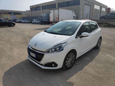 Usata Peugeot 208 Active 83 CV (61 kW) 2019 Utilitaria