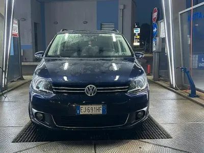 Usata VW Touran 105 CV (77 kW) 2011 Bianco Monovolume