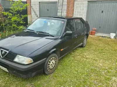 Usado Alfa Romeo 33 88 CV (64 kW) 1994 Negro Berlina