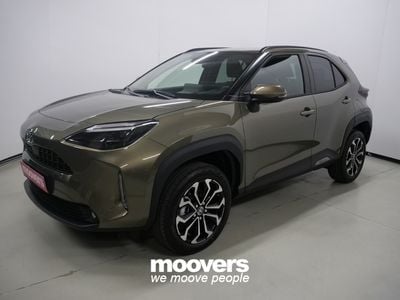 Neu Toyota Yaris Hybrid Active 92 PS (67 kW) 2025 Braun