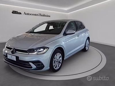 Usata VW Polo Style 95 CV (69 kW) 2023 Grigio Utilitaria