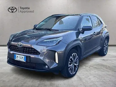 Usata Toyota Yaris Cross Lounge 116 CV (85 kW) 2023 Grigio SUV
