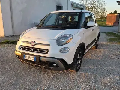 Begagnad Fiat 500L Cross 95 HK (69 kW) 2020 Minibuss