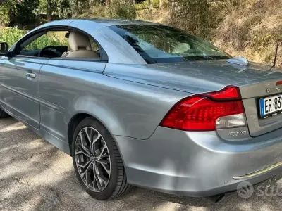 Usata Volvo C70 150 CV (110 kW) 2013 Grigio Cabrio