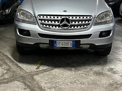 Usata Mercedes ML320 224 CV (164 kW) 2007 Argento SUV